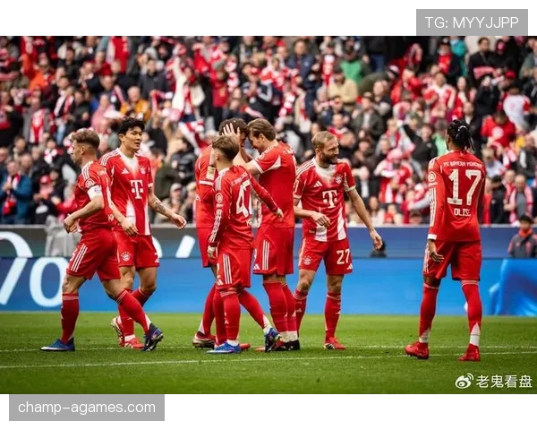 凯恩与莱万：拜仁中锋传承中的技术风格与战术角色对比