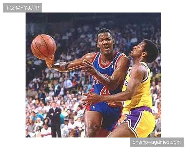 乔·杜马斯突破拉开空间提升得分效率明显优于队友