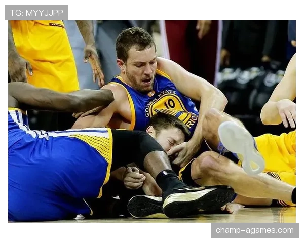 伊萨克的无球跑动与空间利用战术价值解析