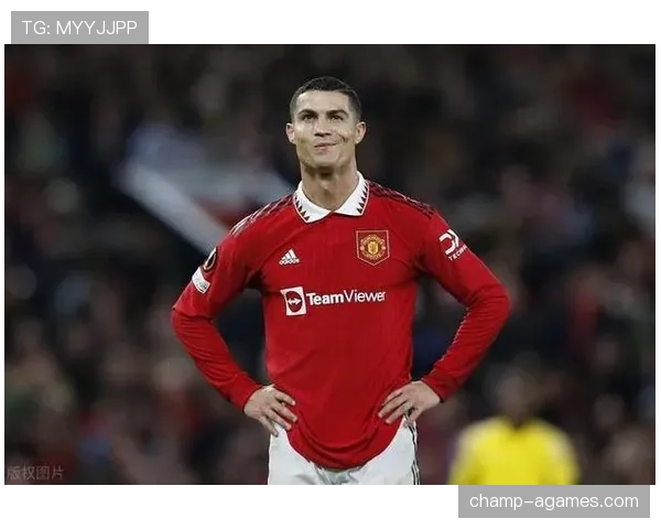 曼联赛季关键问题剖析：战术摇摆不定与C罗依赖如何破坏球队凝聚力？